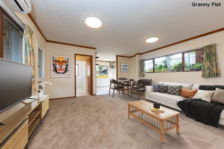 Photo of property in 237 Te Atatu Road, Te Atatu South, Auckland, 0610