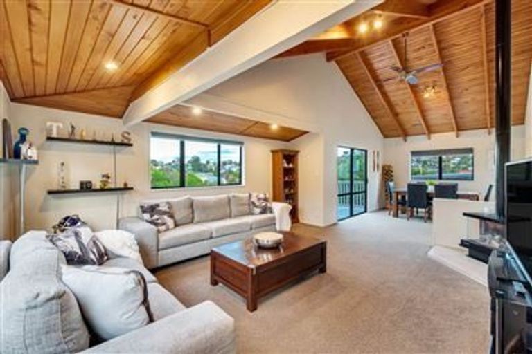 Photo of property in 62 Nigel Road, Browns Bay, Auckland, 0630