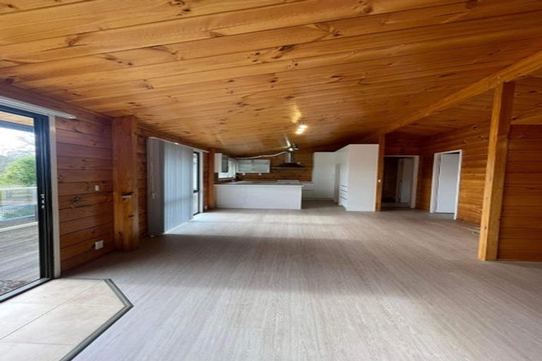 Photo of property in 37 Pitt Road, Runciman, Drury, 2578