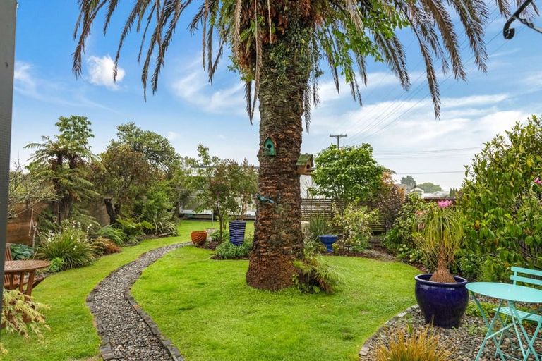 Photo of property in 87 Russell Street, Westport, 7825