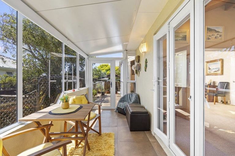 Photo of property in 50 Leslie Street, Waitara, 4320