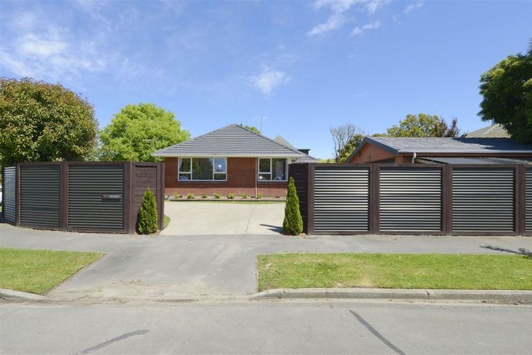 Photo of property in 6 Elwyn Place, Avonhead, Christchurch, 8042