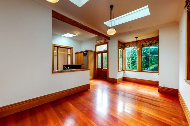 Photo of property in 145 Glenmore Street, Kelburn, Wellington, 6012