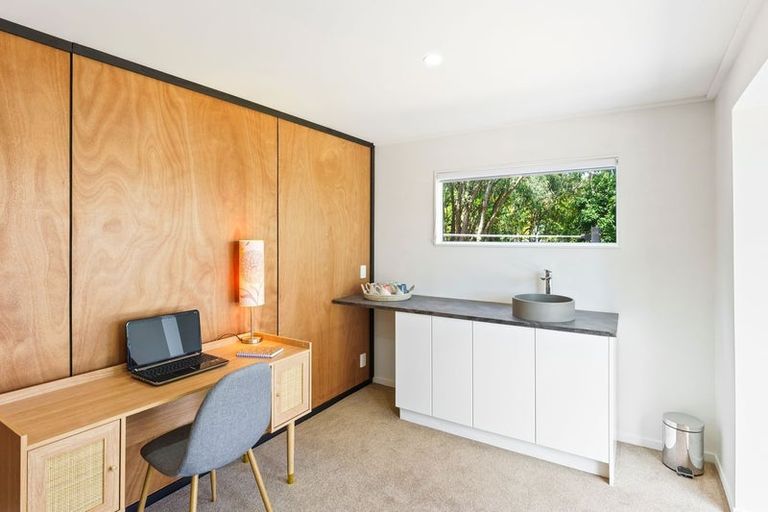 Photo of property in 30 Ruru Street, Waikanae, 5036