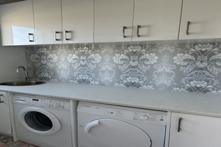 Photo of property in 28 Chamberlain Road, Karori, Wellington, 6012