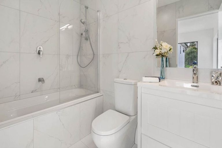 Photo of property in 68c Donovan Avenue, Massey, Auckland, 0614