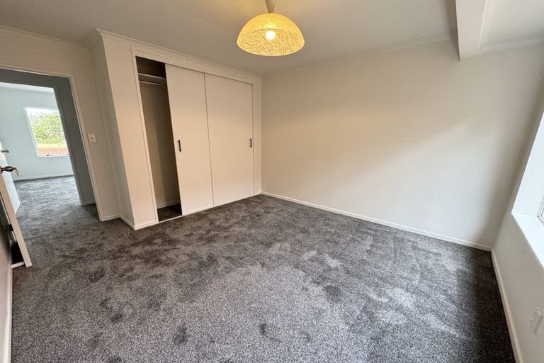 Photo of property in 6 Porter Avenue, Te Atatu South, Auckland, 0610