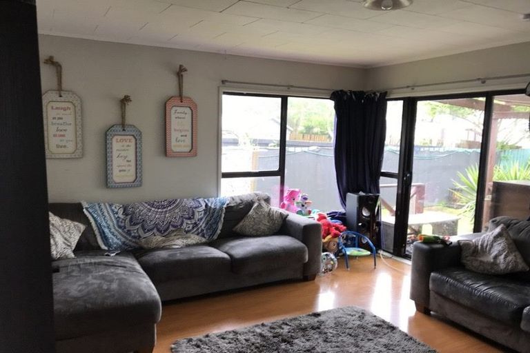 Photo of property in 2/23 Hoturoa Place, Manurewa, Auckland, 2102