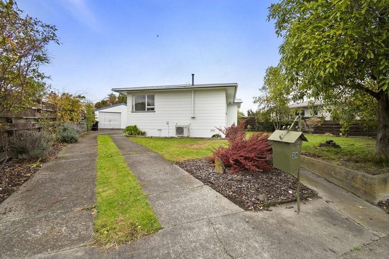 Photo of property in 28 Pinedale Parade, Milson, Palmerston North, 4414