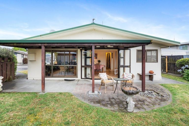 Photo of property in 19 Titoki Crescent, Pirimai, Napier, 4112