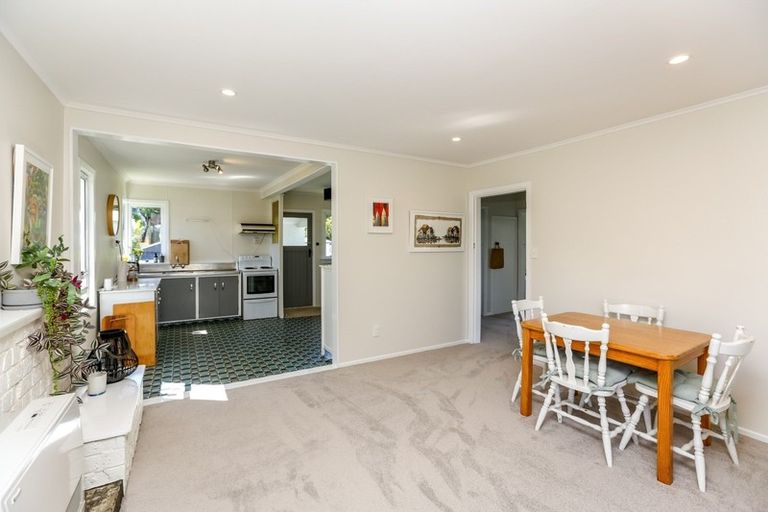 Photo of property in 16 Awanui Street, Merrilands, New Plymouth, 4312