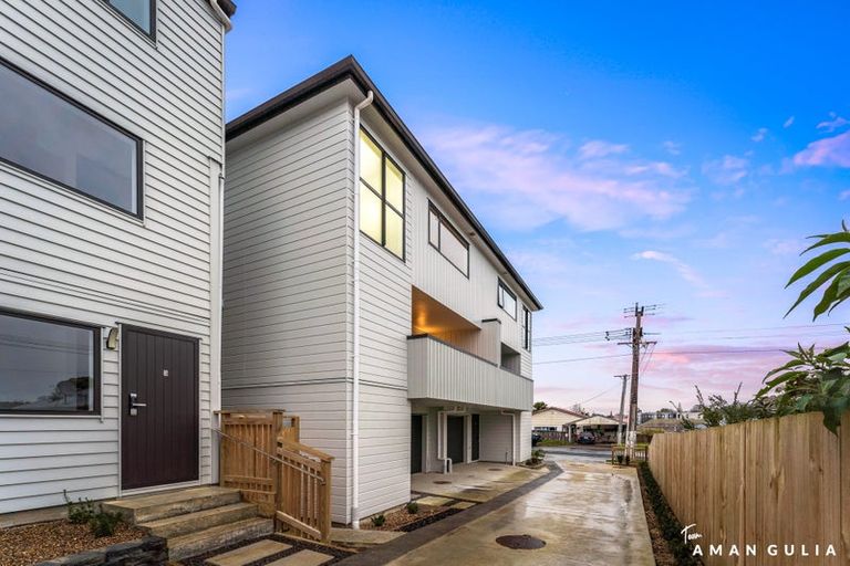 Photo of property in 2/63 Gardner Avenue, New Lynn, Auckland, 0600