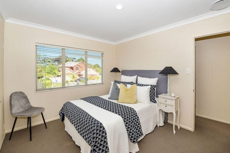 Photo of property in 23 South Kensington Way, Henderson, Auckland, 0612