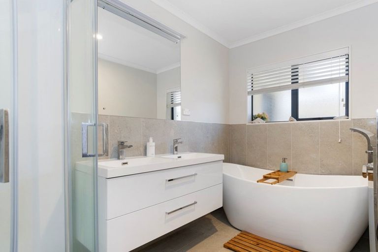 Photo of property in 9 James Henry Avenue, Papamoa Beach, Papamoa, 3118