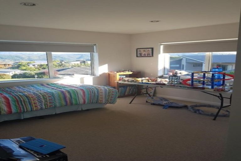 Photo of property in 28 Cosgrove Rise, Riverstone Terraces, Upper Hutt, 5018