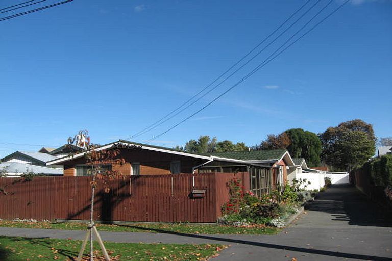Photo of property in 4/13 Garreg Road, Fendalton, Christchurch, 8052