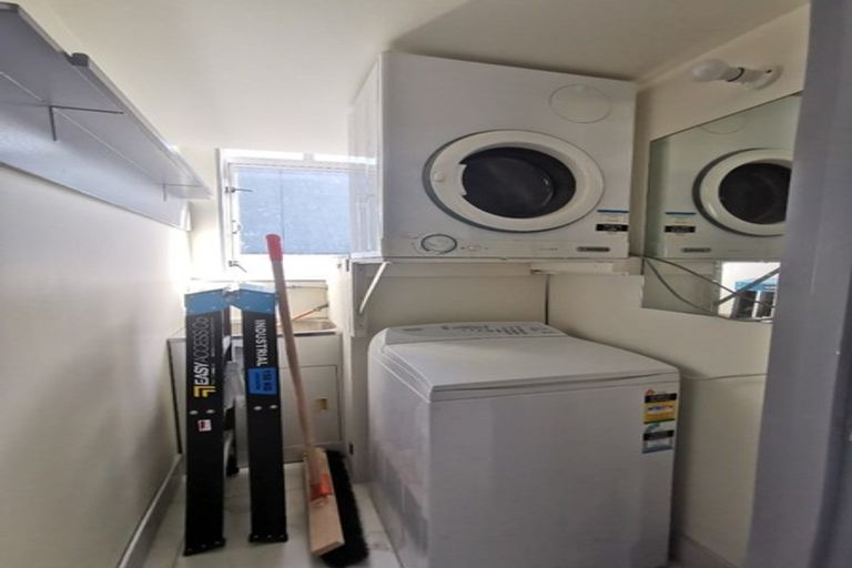 Photo of property in 1/8 Lipman Street, Mount Victoria, Wellington, 6011