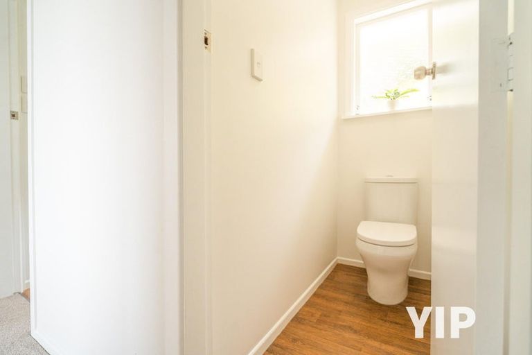 Photo of property in 10 Stella Grove, Newlands, Wellington, 6037