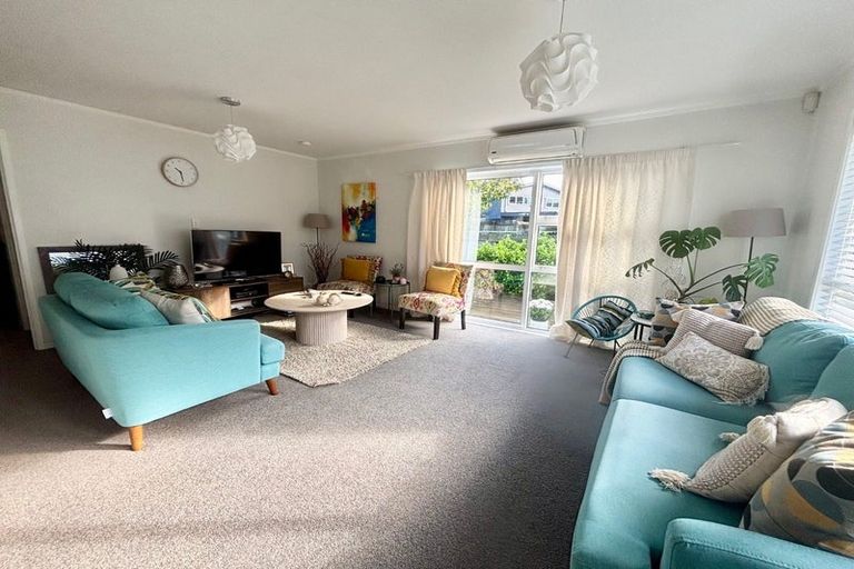 Photo of property in 1/31 Captain Scott Road, Glen Eden, Auckland, 0602