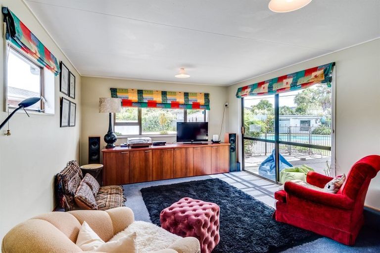 Photo of property in 16 Shirley Place, Bay View, Napier, 4104