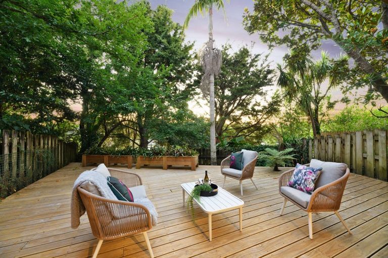 Photo of property in 76g Edmonton Road, Henderson, Auckland, 0612