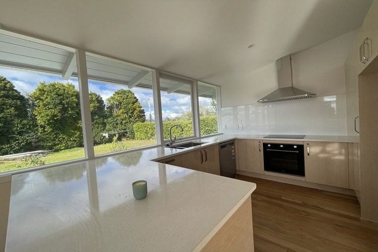 Photo of property in 71 Tiroroa Avenue, Te Atatu South, Auckland, 0610