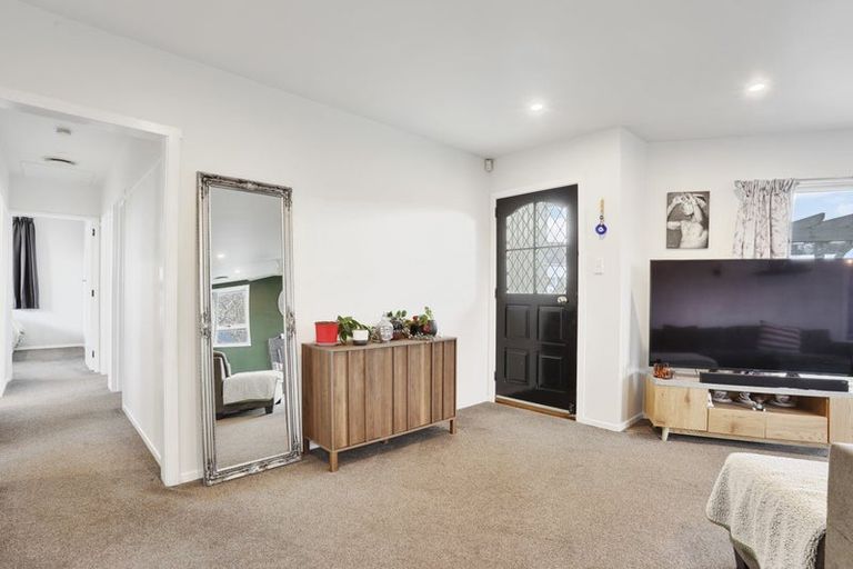 Photo of property in 8 Doggett Place, Rangiora, 7400