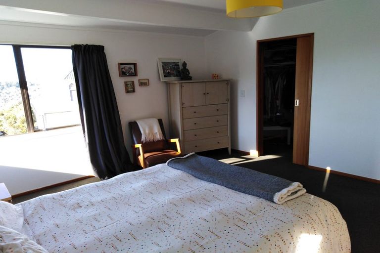 Photo of property in 22 Satara Crescent, Khandallah, Wellington, 6035