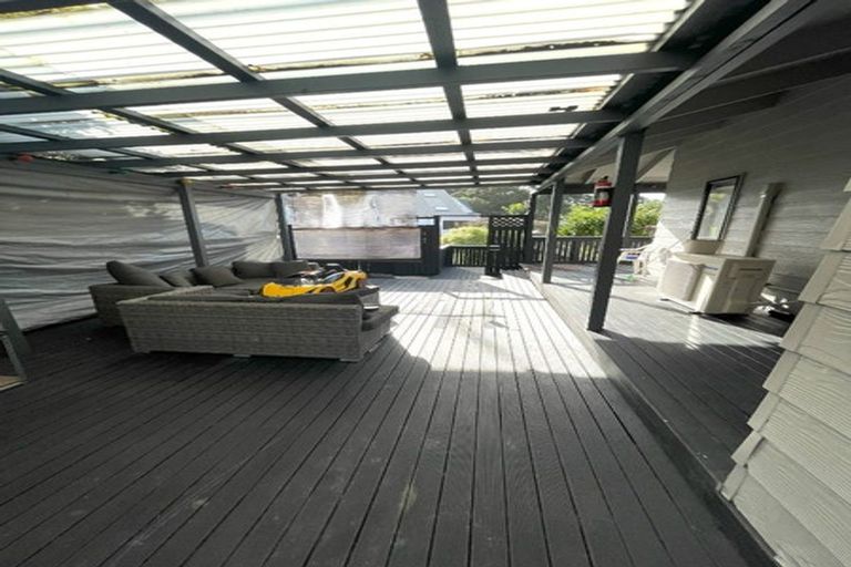 Photo of property in 77 Spence Road, Henderson, Auckland, 0612