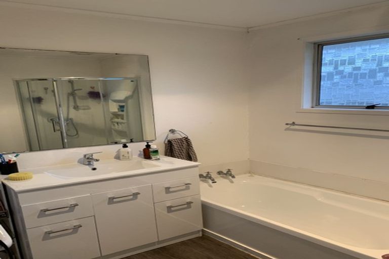 Photo of property in 1/10 Scarlock Avenue, Browns Bay, Auckland, 0630