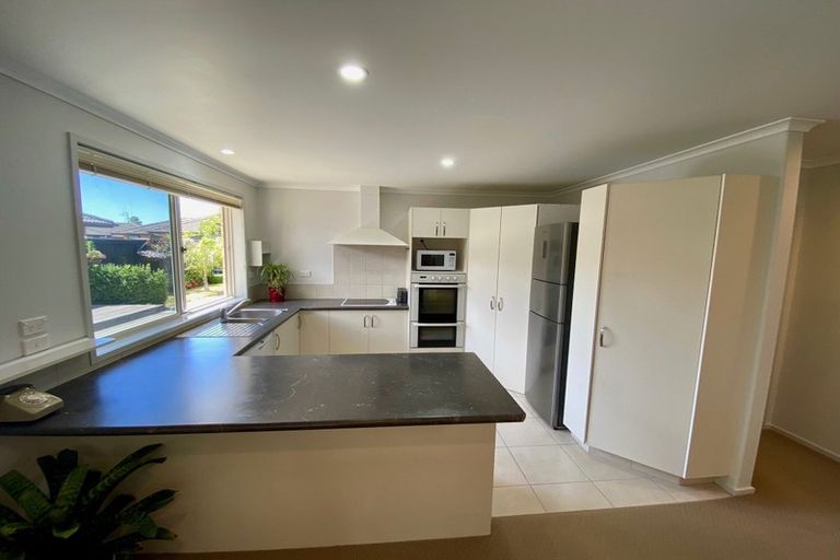 Photo of property in 77 Doncaster Drive, Papamoa Beach, Papamoa, 3118