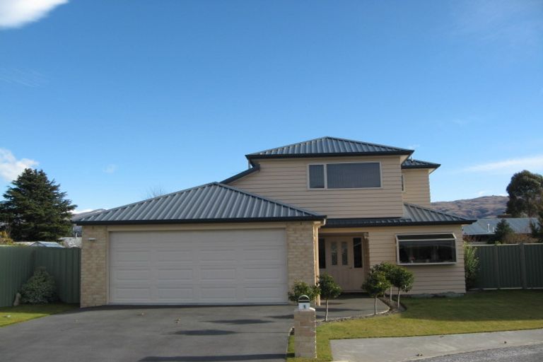 Photo of property in 1 Down Street, Cromwell, 9310