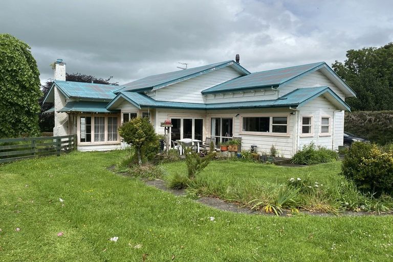 Photo of property in 19 Egmont Street, Kaponga, Hawera, 4679