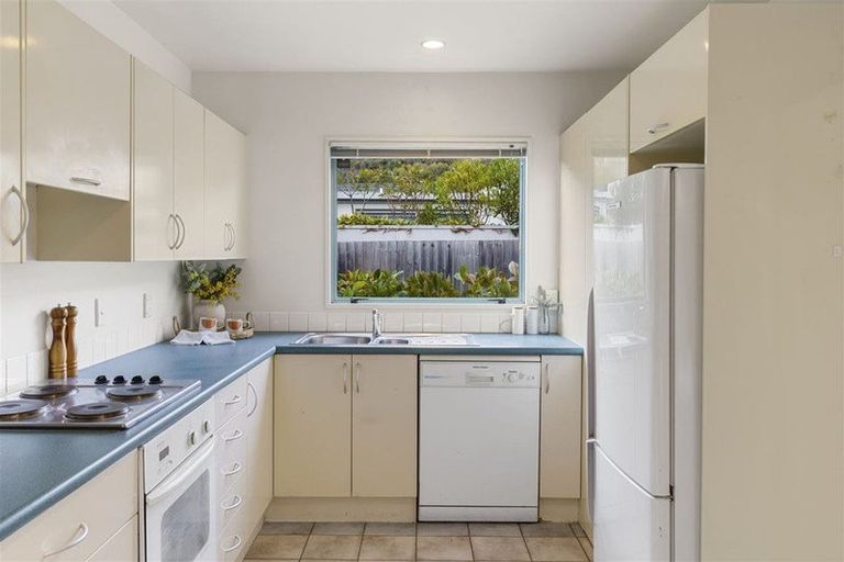 Photo of property in 2/110 Nayland Street, Sumner, Christchurch, 8081