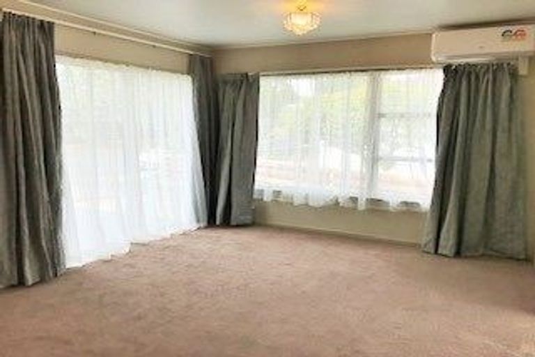 Photo of property in 16 Windoma Circle, Manukau, Auckland, 2025