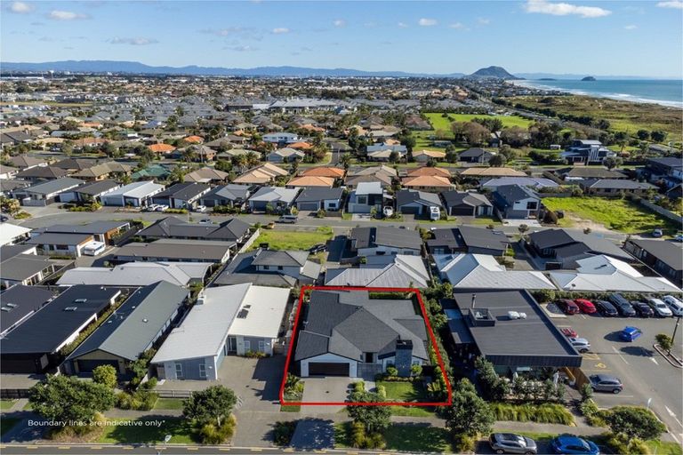 Photo of property in 22 Coast Boulevard, Papamoa Beach, Papamoa, 3118