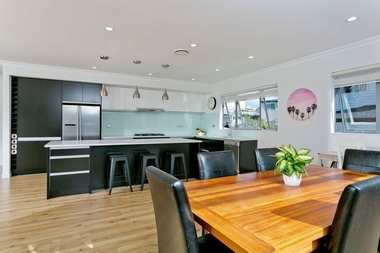 Photo of property in 106 Admirals Court Drive, Greenhithe, Auckland, 0632