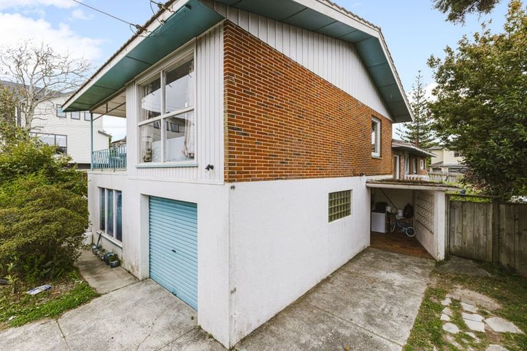 Photo of property in 302 Blockhouse Bay Road, Avondale, Auckland, 0600