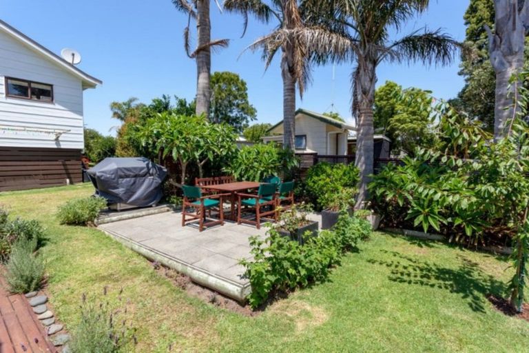 Photo of property in 144 Bambury Place, Onemana, Whangamata, 3691