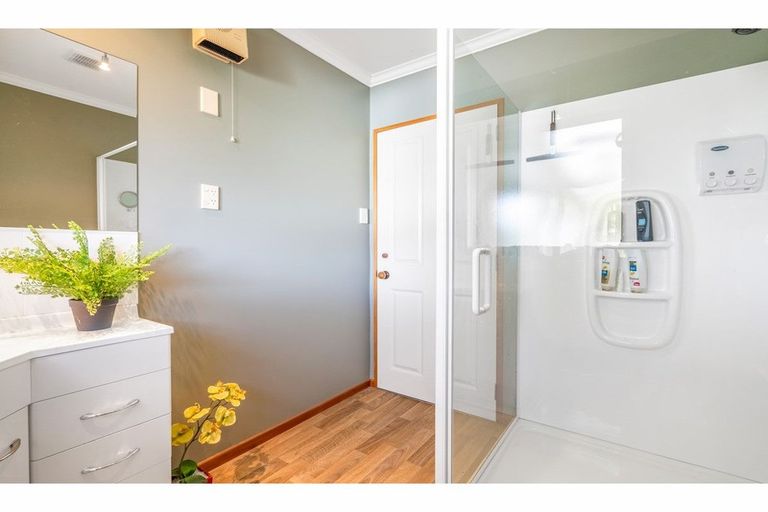 Photo of property in 60 Cardigan Road West, Wyndham, 9831