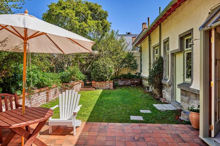 Photo of property in 35 Marine Parade, Eastbourne, Lower Hutt, 5013