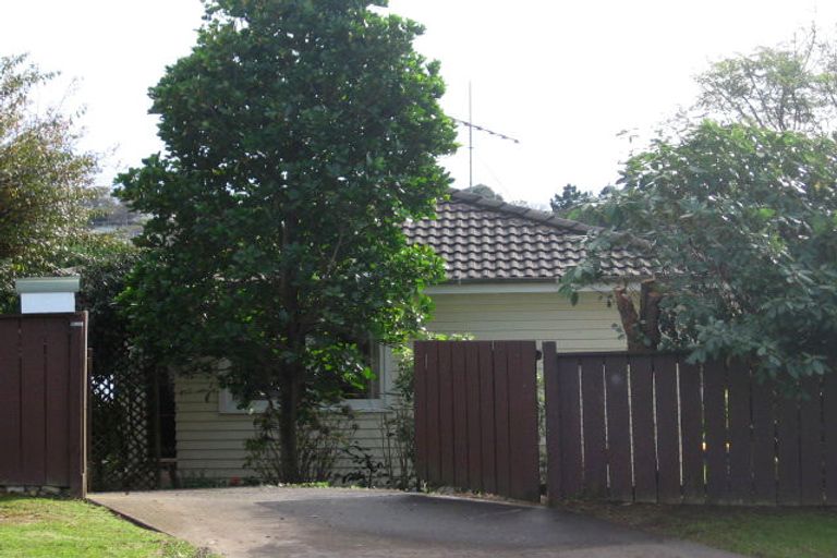 Photo of property in 14 Arlette Place, Massey, Auckland, 0614