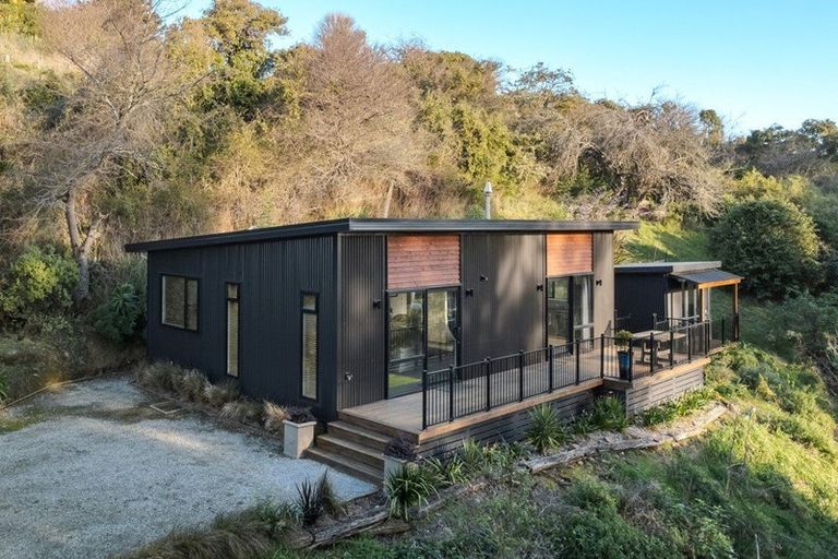 Photo of property in 10 Bute Street, Moeraki, 9482