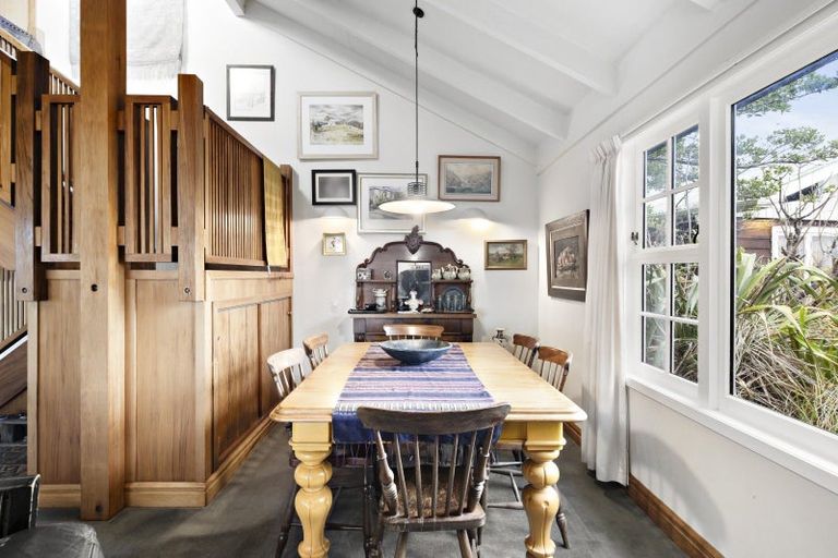 Photo of property in 157 Marine Parade, Eastbourne, Lower Hutt, 5013