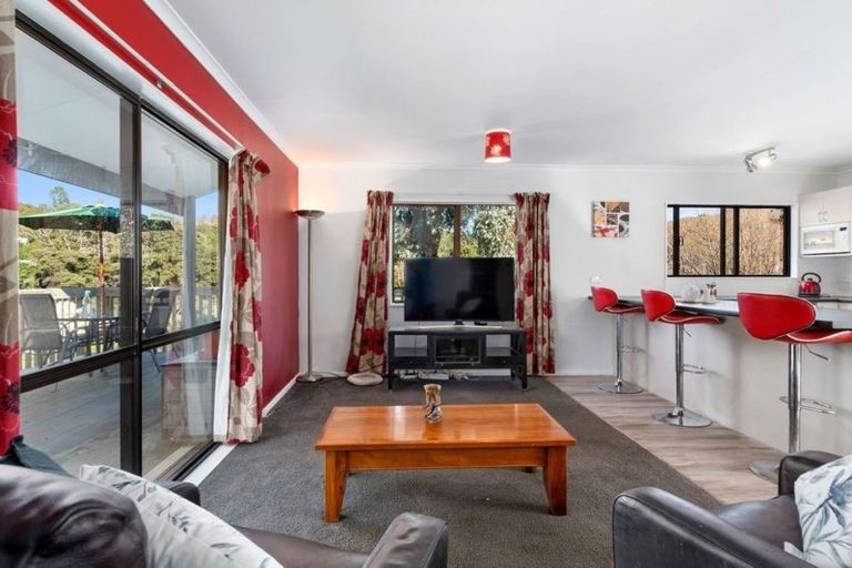 Photo of property in 15 Edmund Lomas Grove, Birchville, Upper Hutt, 5018