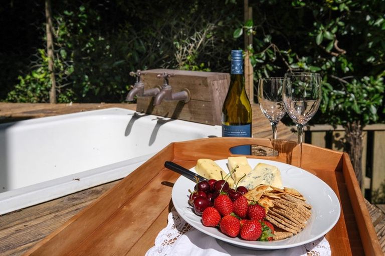 Photo of property in 14 Moerangi Street, Broad Bay, Dunedin, 9014