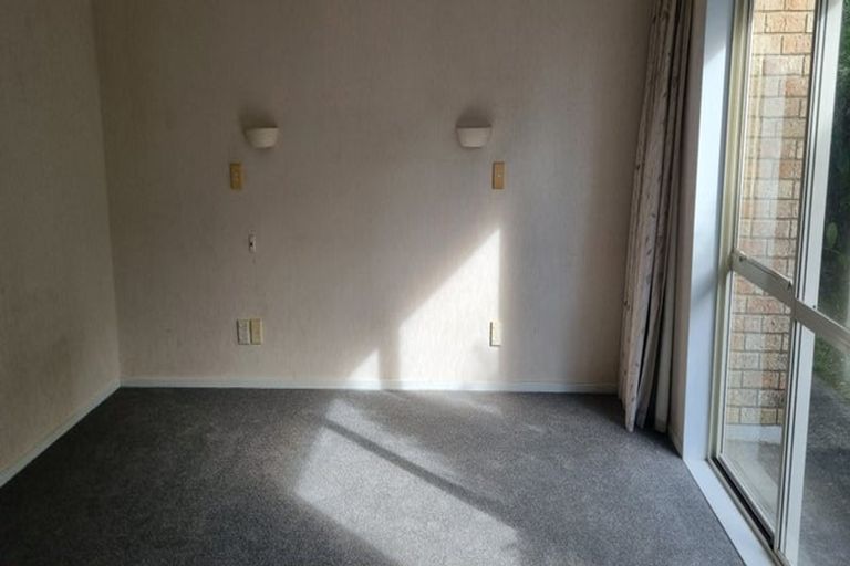 Photo of property in 742a East Coast Road, Pinehill, Auckland, 0630