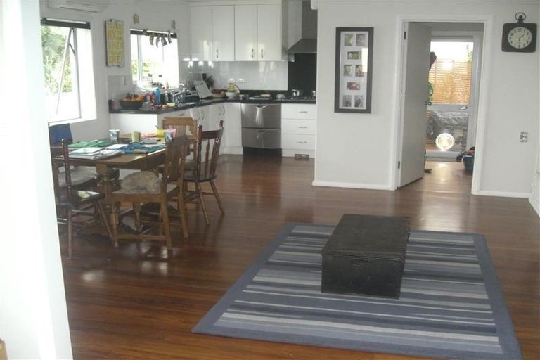 Photo of property in 68b Browns Bay Road, Rothesay Bay, Auckland, 0630