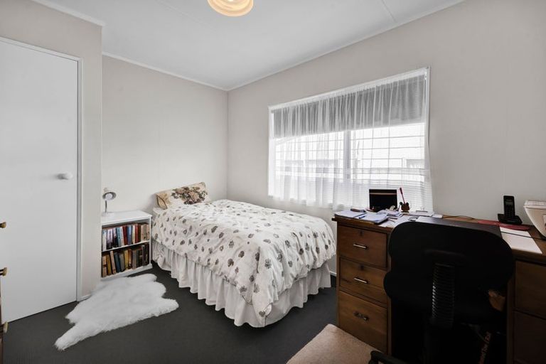 Photo of property in 33 Herekawe Drive, Spotswood, New Plymouth, 4310