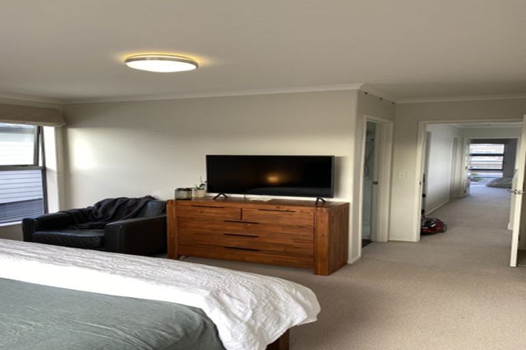 Photo of property in 4 Vincent Lane, Hobsonville, Auckland, 0616